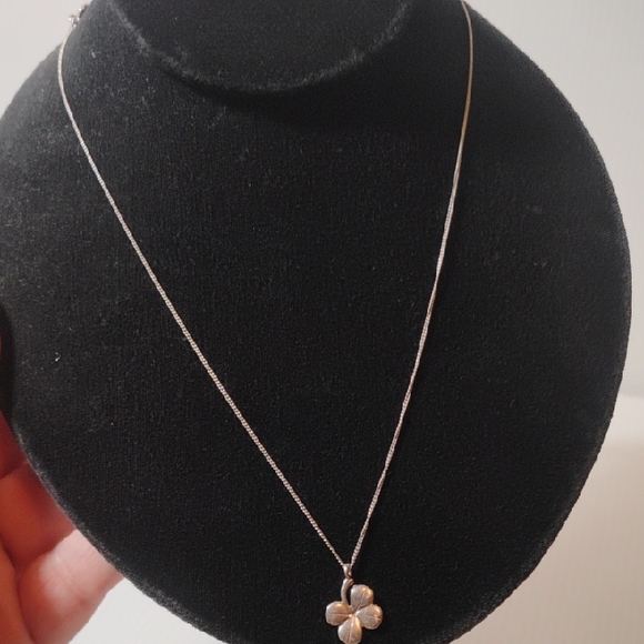 Jewelry - 925 Sterling Silver Four Leaf Clover Pendant Necklace Approx 20" Total Length